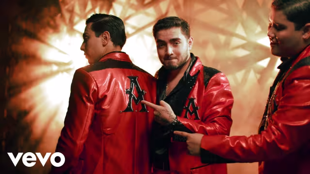 La Arrolladora Banda El Limón — Mira Bebé